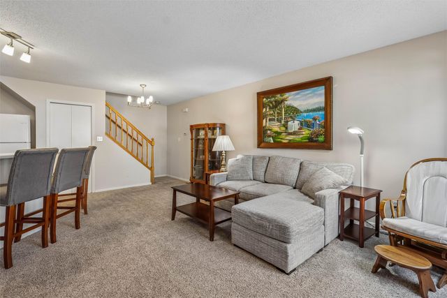 1035 68th Street 6, West Des Moines, IA 50266