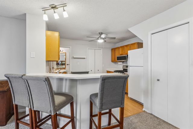 1035 68th Street 6, West Des Moines, IA 50266