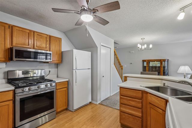 1035 68th Street 6, West Des Moines, IA 50266