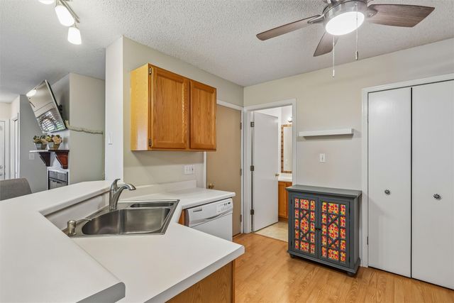 1035 68th Street 6, West Des Moines, IA 50266