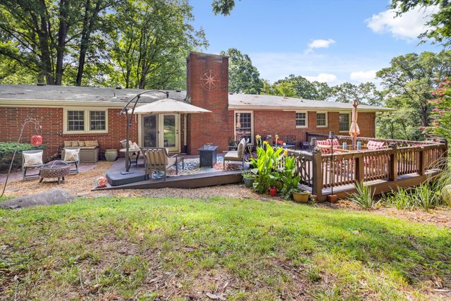 1059 Balmoral Drive, Signal Mountain, TN 37377