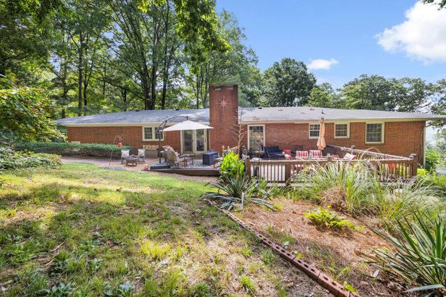 1059 Balmoral Drive, Signal Mountain, TN 37377