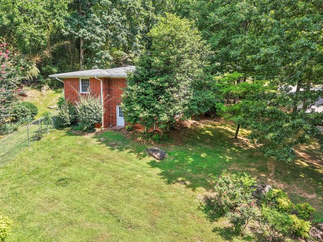 1059 Balmoral Drive, Signal Mountain, TN 37377