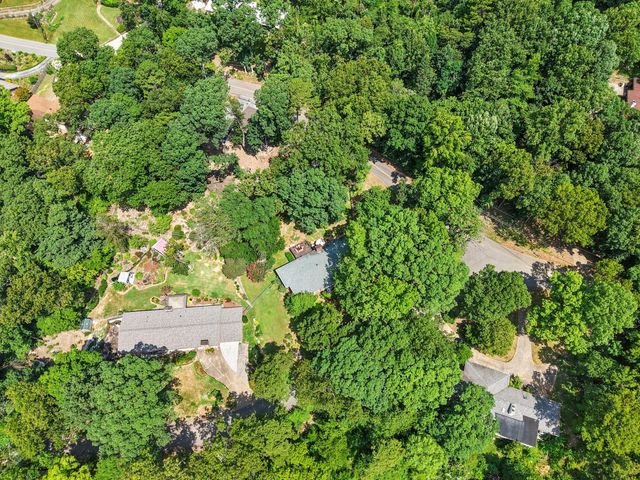 1059 Balmoral Drive, Signal Mountain, TN 37377