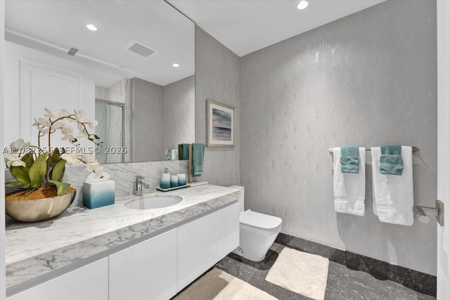 17901 Collins Ave 802, Sunny Isles Beach, FL 33160