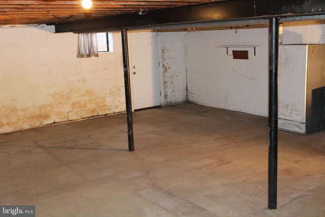 6815 ROLLING RD, Springfield, VA 22152