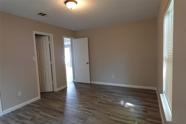 7806 Beckley Street B, Houston, TX 77088