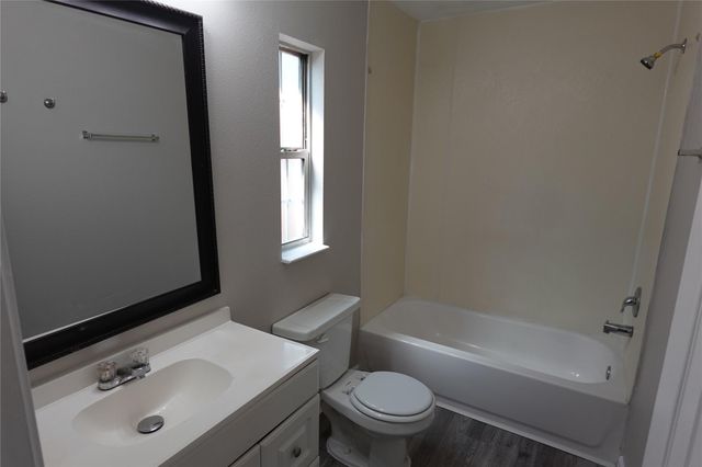 7806 Beckley Street B, Houston, TX 77088