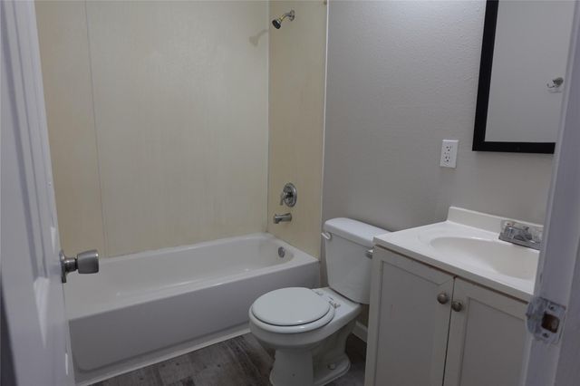 7806 Beckley Street B, Houston, TX 77088