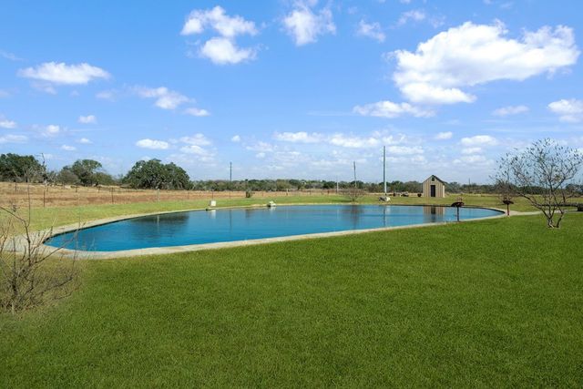 5730 Hwy 27, Center Point, TX 78010