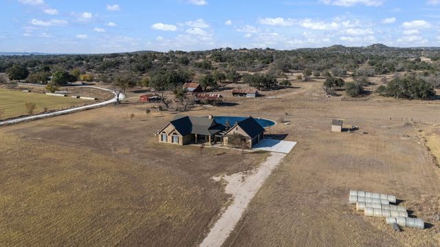 5730 Hwy 27, Center Point, TX 78010