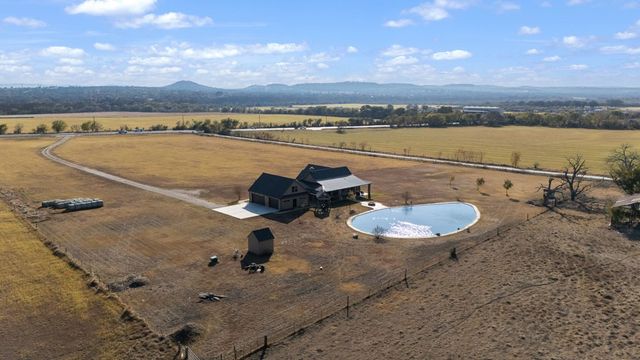 5730 Hwy 27, Center Point, TX 78010