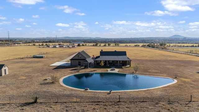 5730 Hwy 27, Center Point, TX 78010