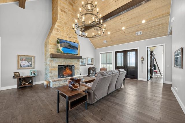 5730 Hwy 27, Center Point, TX 78010