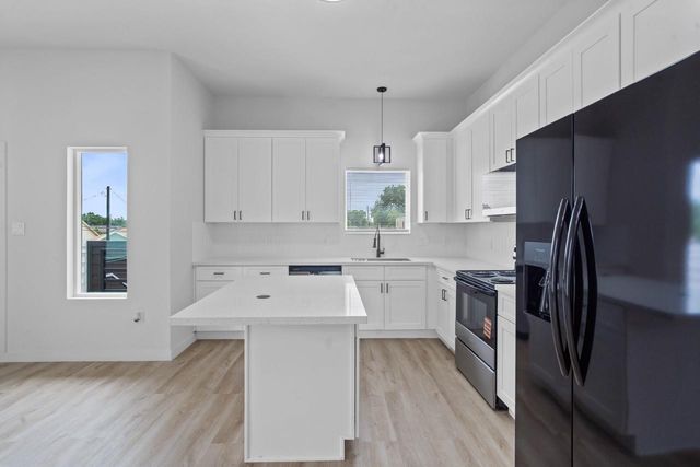 9725 Kerr Street B, Houston, TX 77029