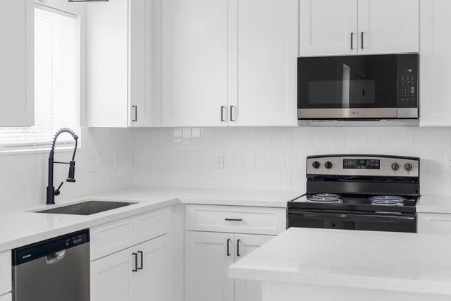 9725 Kerr Street B, Houston, TX 77029