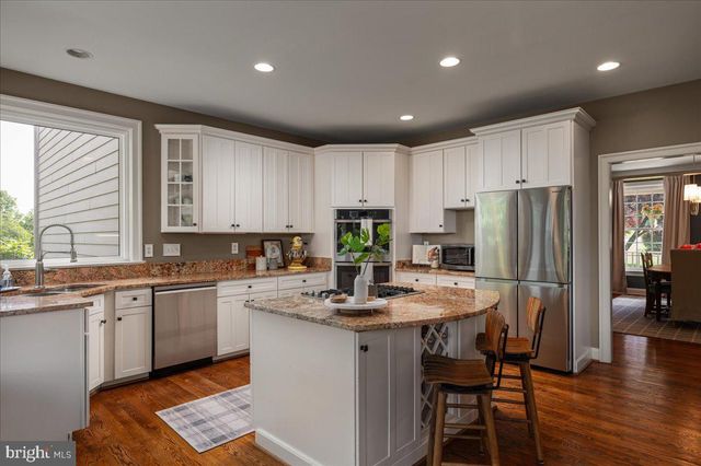 18290 TURNBERRY DR, Round Hill, VA 20141