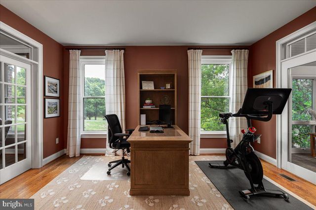18290 TURNBERRY DR, Round Hill, VA 20141