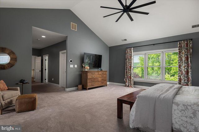 18290 TURNBERRY DR, Round Hill, VA 20141