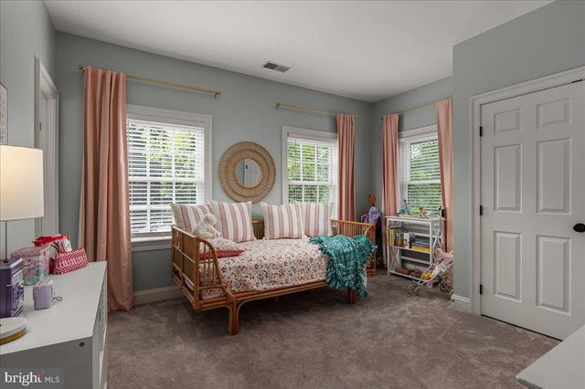 18290 TURNBERRY DR, Round Hill, VA 20141