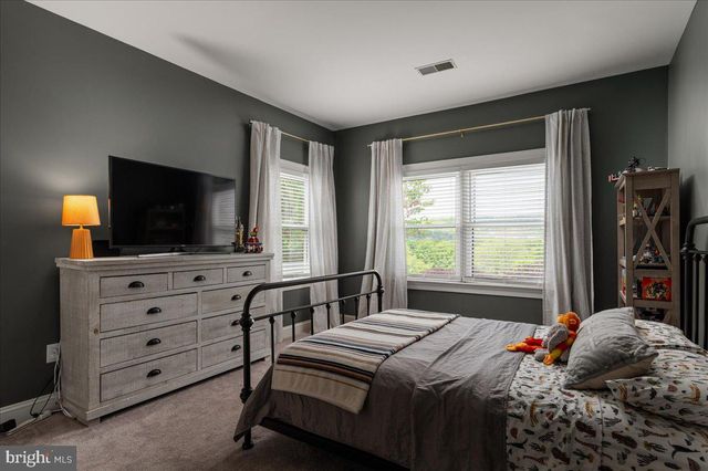 18290 TURNBERRY DR, Round Hill, VA 20141