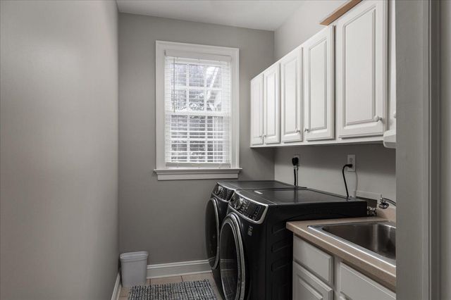 18290 TURNBERRY DR, Round Hill, VA 20141