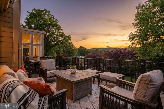 18290 TURNBERRY DR, Round Hill, VA 20141