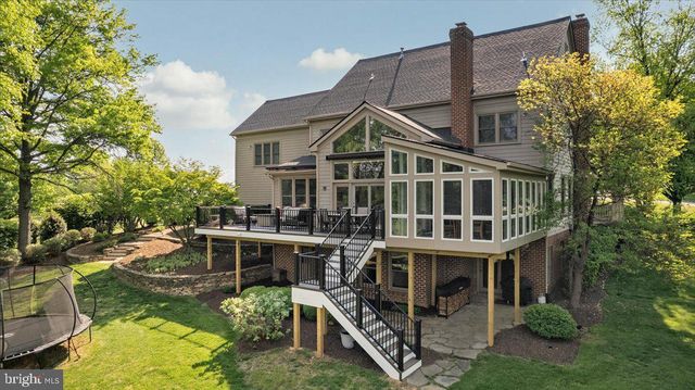 18290 TURNBERRY DR, Round Hill, VA 20141