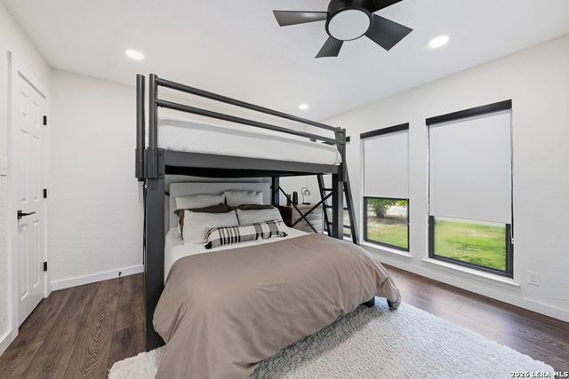 46 E Hampton, Seguin, TX 78155