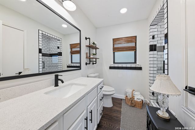 46 E Hampton, Seguin, TX 78155