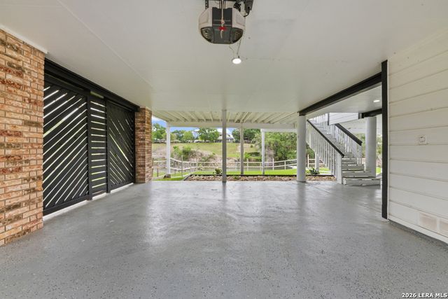 46 E Hampton, Seguin, TX 78155
