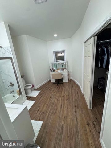 1542 DIAMOND ST, Philadelphia, PA 19121