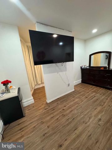 1542 DIAMOND ST, Philadelphia, PA 19121
