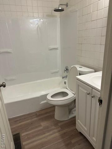 2340 Johnstown Drive, Florissant, MO 63033