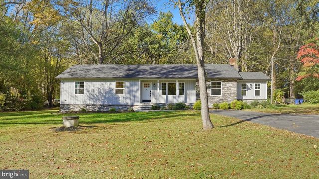 8012 FLIPPO DR, Fredericksburg, VA 22408