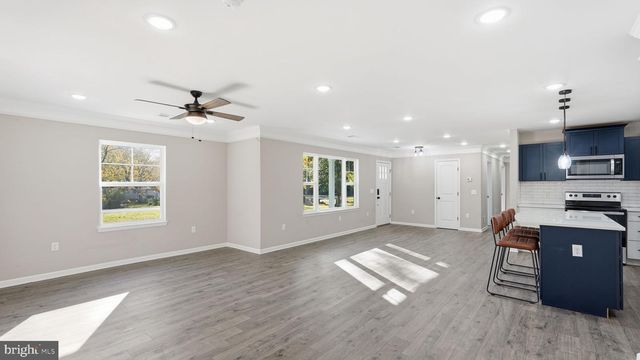 8012 FLIPPO DR, Fredericksburg, VA 22408