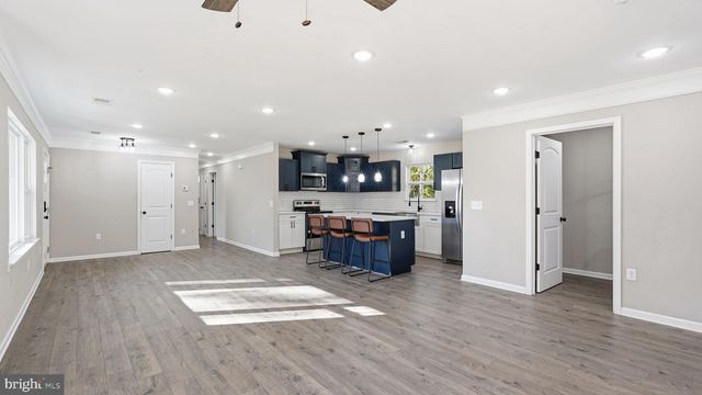 8012 FLIPPO DR, Fredericksburg, VA 22408