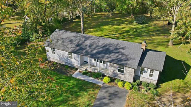 8012 FLIPPO DR, Fredericksburg, VA 22408