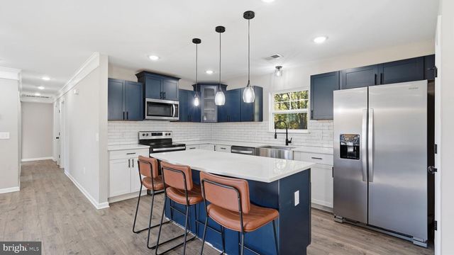 8012 FLIPPO DR, Fredericksburg, VA 22408