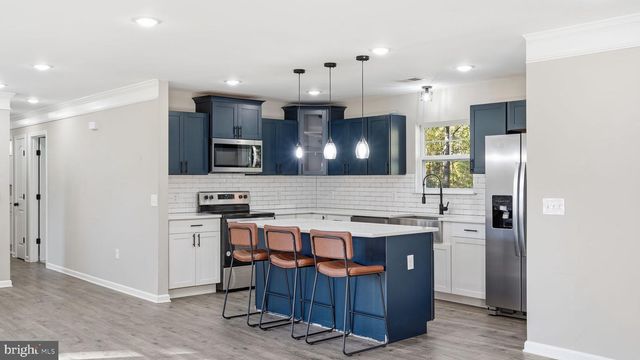 8012 FLIPPO DR, Fredericksburg, VA 22408