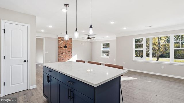 8012 FLIPPO DR, Fredericksburg, VA 22408
