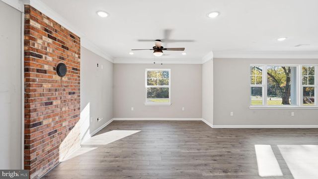 8012 FLIPPO DR, Fredericksburg, VA 22408