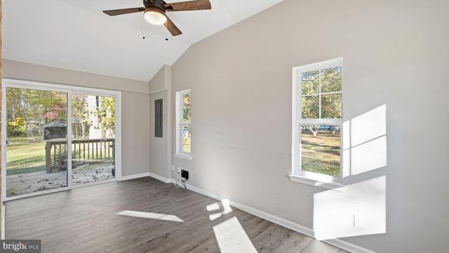 8012 FLIPPO DR, Fredericksburg, VA 22408
