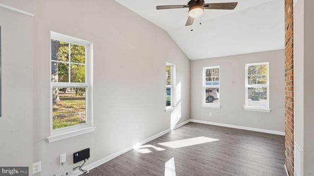 8012 FLIPPO DR, Fredericksburg, VA 22408
