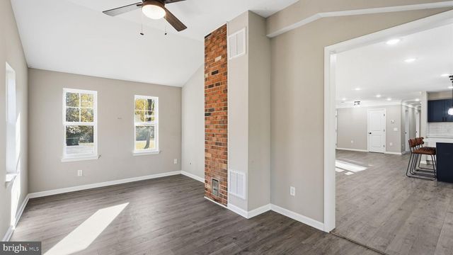 8012 FLIPPO DR, Fredericksburg, VA 22408