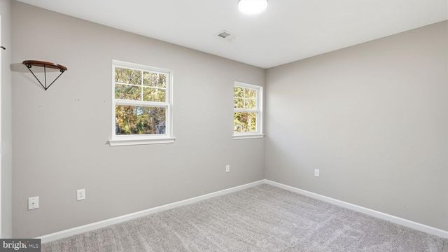 8012 FLIPPO DR, Fredericksburg, VA 22408