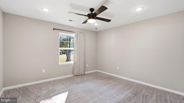 8012 FLIPPO DR, Fredericksburg, VA 22408