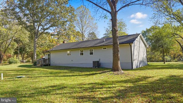 8012 FLIPPO DR, Fredericksburg, VA 22408