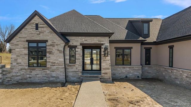 67736 Overlook Trail, Washington, MI 48095