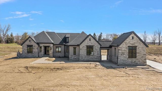 67736 Overlook Trail, Washington, MI 48095
